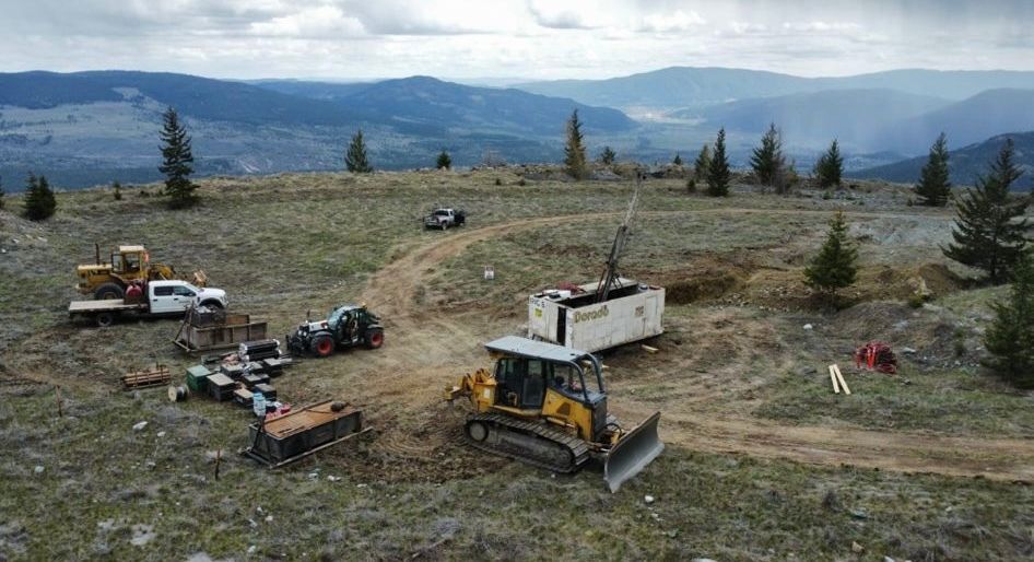 DoradoDrilling's tweet photo. Our latest program is up and running. 🪨
Rig is set, crew is ready, let's drill.
#DoradoDrilling #DiamondDrilling #NowDrilling #BCMining #MineralExploration https://t.co/e05eJq6Rkc
