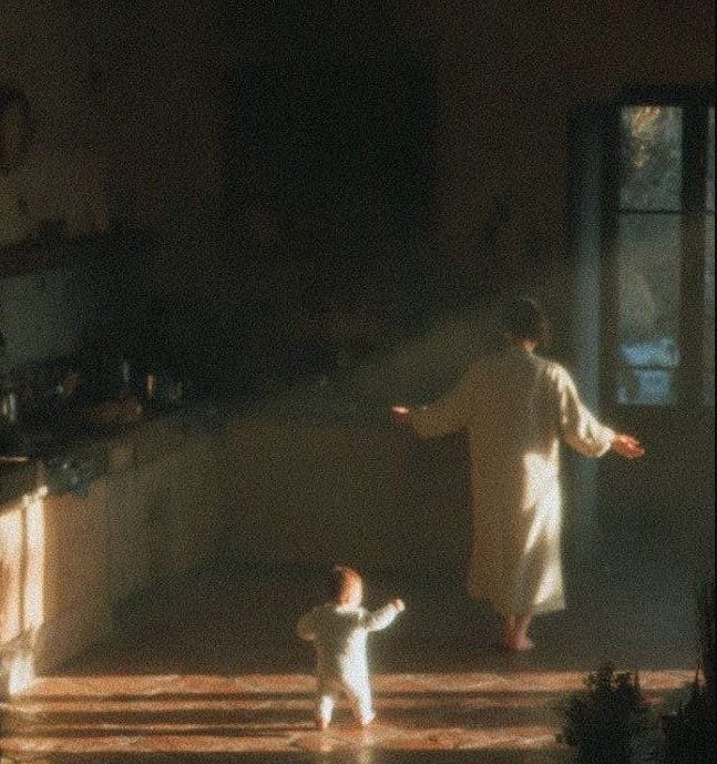 _i1_____'s tweet photo. "Home is where your Mom is."