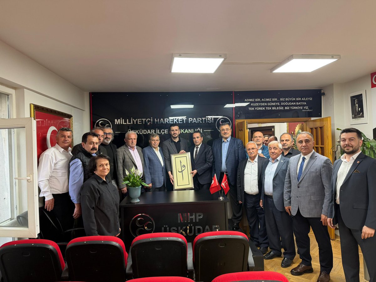 MustafaaGider's tweet photo. Bugün Kastamonulu hemşehrilerimi İlçe Binamızda ağırladık. Başta AK Parti İstanbul İl Sağlık Politikaları Başkan Yardımcısı @esatkalay ve değerli büyüğüm İsmet Kütük olmak üzere tüm misafirlerimize teşekkür ederim. https://t.co/zZDUUmG7gQ