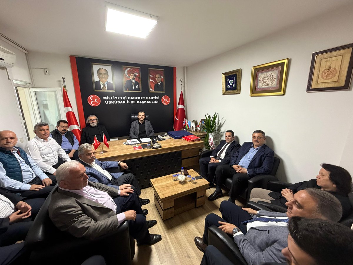 MustafaaGider's tweet photo. Bugün Kastamonulu hemşehrilerimi İlçe Binamızda ağırladık. Başta AK Parti İstanbul İl Sağlık Politikaları Başkan Yardımcısı @esatkalay ve değerli büyüğüm İsmet Kütük olmak üzere tüm misafirlerimize teşekkür ederim. https://t.co/zZDUUmG7gQ