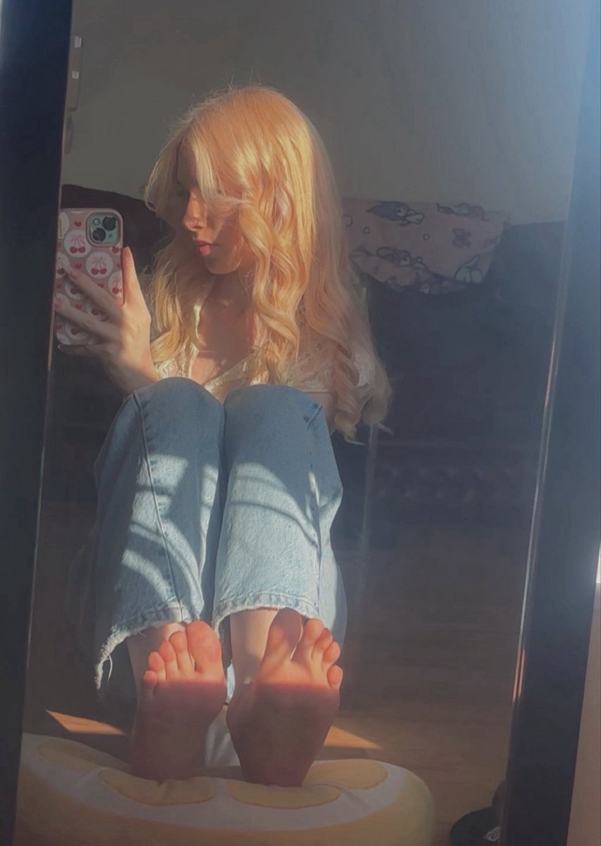 star ⋆｡°✩ | findom tweet media