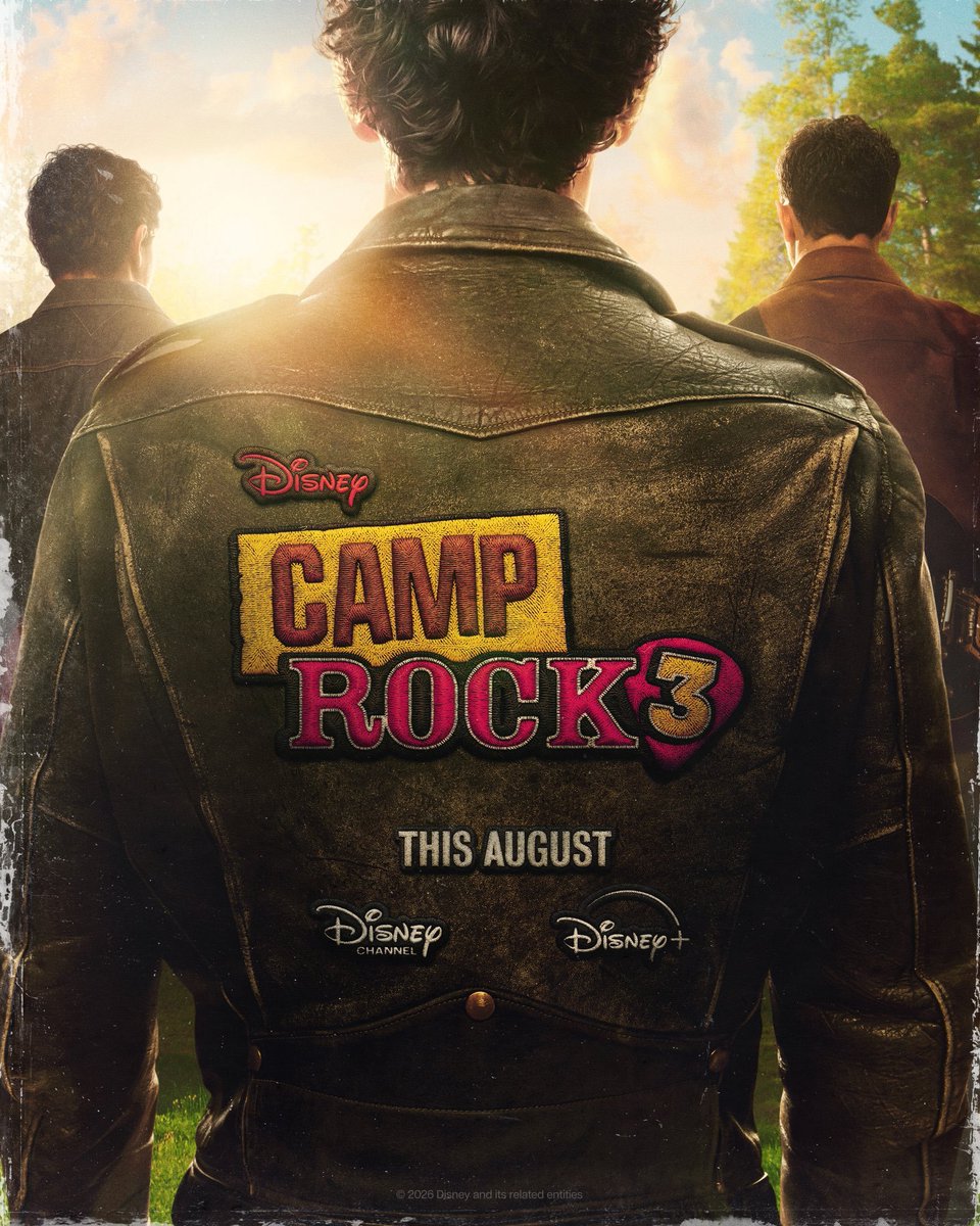 VidaoPantalla's tweet photo. ¡Primer poster de #CampRock3!
Se confirma que llega este agosto, tan solo un mes después de la anterior #DCOM que se lanzará, #DescendantsWickedWonderland.
Tanto en #DisneyChannel como en @DisneyPlusES. https://t.co/JhtniyEE5W