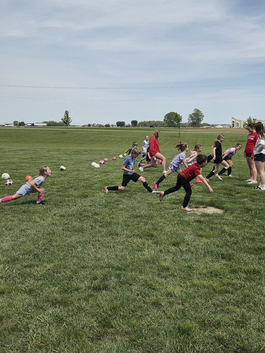 BotkinsGSoccer's tweet photo. Little ones getting warmed up for the first day of camp. https://t.co/OGLDqJcaR0