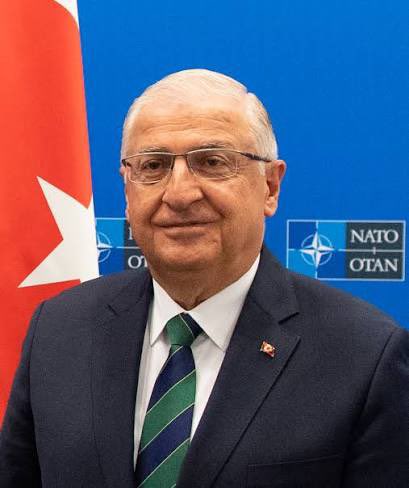 IbrahimKOLDAMCA's tweet photo. @tcsavunma @tsk_genelkurmay @turkarakuvetler 
@Dz_Kuvvetleri @havakuvvetler “Sayın Millî Savunma Bakanı,
Sayın Genelkurmay Başkanı,
Sayın Kuvvet Komutanları;

OYAK Genel Kurulu’nda açıklanan %37,1 nema oranına karşı hanginiz itiraz ettiniz?
Hanginiz üyelerin hakkını savunmak adına şerh koydunuz?

Milyonlarca OYAK üyesinin birikimini ilgilendiren bu kararda;
‘Bu oran yeterli değildir’ diyebilen oldu mu?

Birliklerde disiplin, denetim ve hesap sorulabilirlik konusunda en küçük eksikte dahi taviz vermeyen irade,
üyelerin alın teri söz konusu olduğunda neden sessiz kaldı?

Bugün kamuoyunda sorulan soru budur.

Çünkü mesele yalnızca bir nema oranı değil;
adalet, temsil ve üyeye karşı sorumluluk meselesidir.”

İbrahim KOLDAMCA 
Emekli Deniz Astsubayı