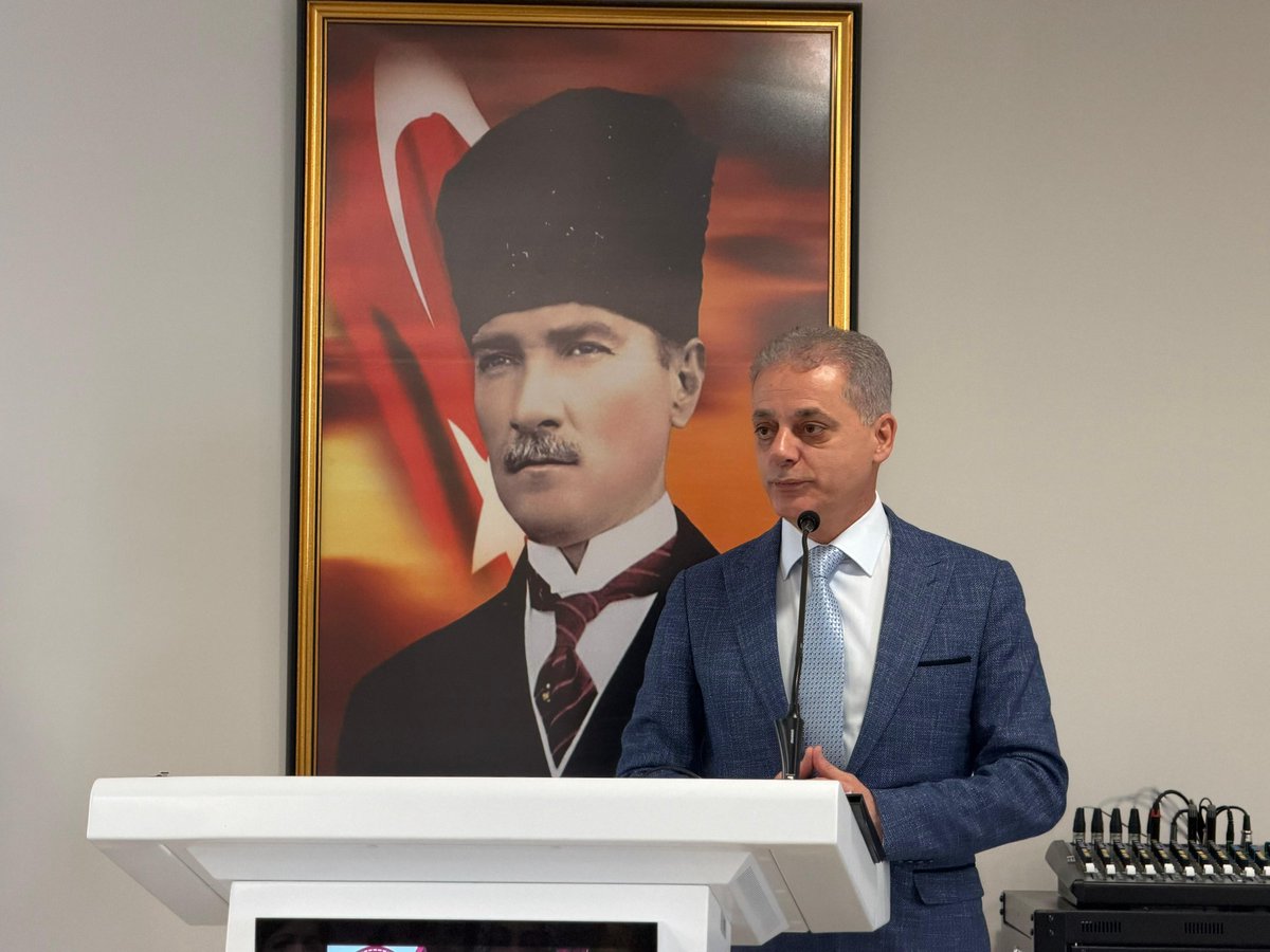 erzincanism's tweet photo. Mengücek Gazi Eğitim ve Araştırma Hastanesi’nde  “12-18 Mayıs Dünya Hemşireler Günü” programı düzenlendi.
https://t.co/glIcJ0ia94
@saglikbakanligi 
@drhamzaydogdu https://t.co/dDjareCwTt