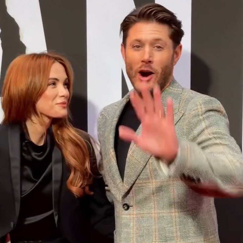 LadyAckles3's tweet photo. The way she looks at him will always be my favorite thing ever. There’s so much love and admiration in her eyes, like she’s completely captivated by him without even having to say a word. 💓💓💓
@DanneelHarris 
@JensenAckles 
#jenneel https://t.co/wAXCAAULwA