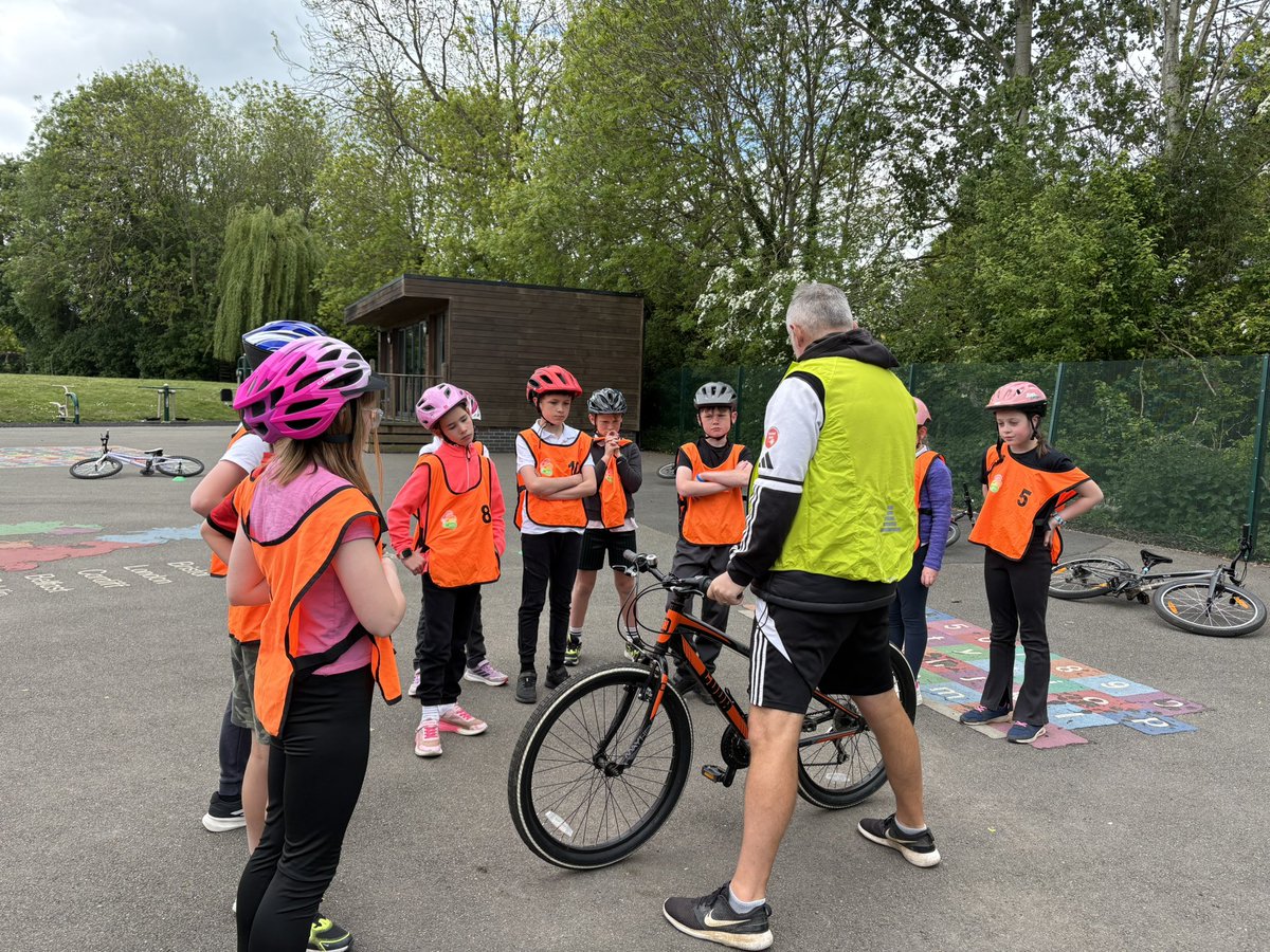 CatmosePrimary's tweet photo. Well done to the first Bikeability group in Silver Birch.
Learning essential life skills. https://t.co/Gx0bouKUju