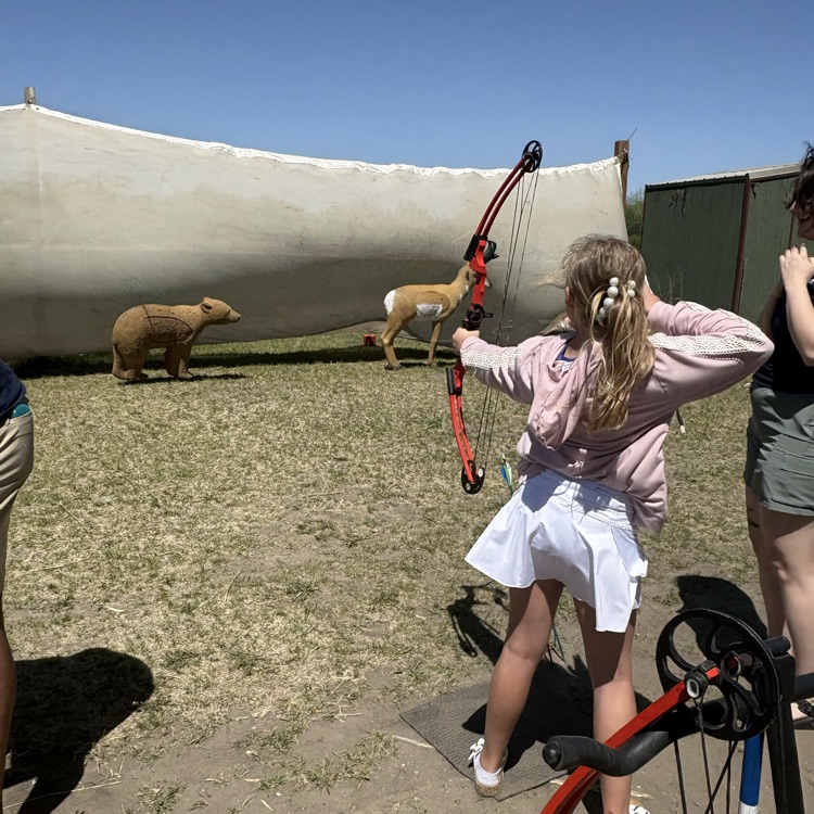 EPJSchool's tweet photo. 5th graders learning archery on their field trip at the Outdoor Campus. https://t.co/uFoD5DQ1Nf