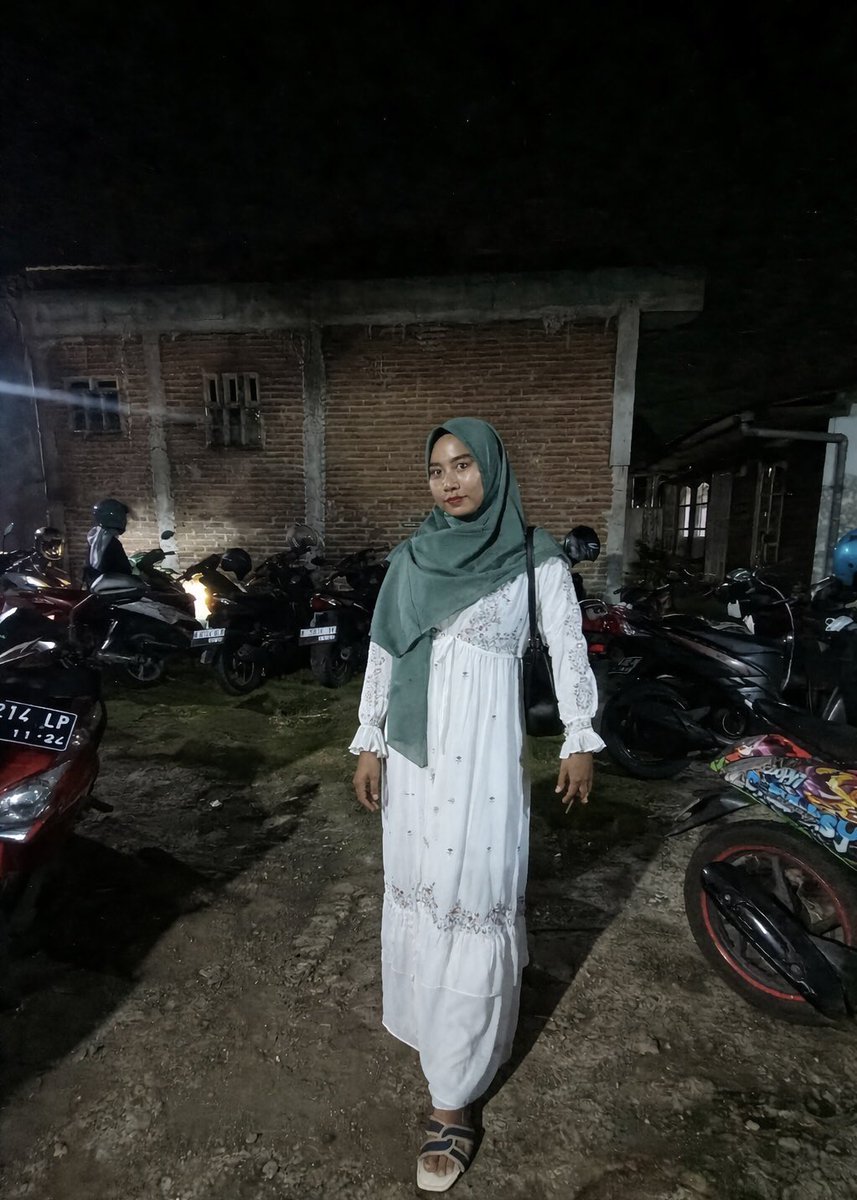 DheaKsy tweet media