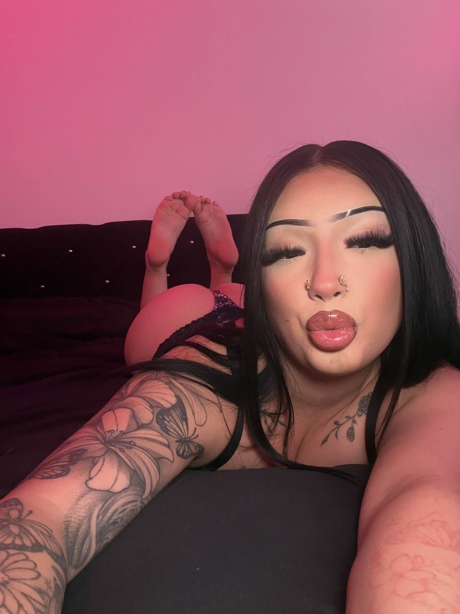 princesslayla tweet media
