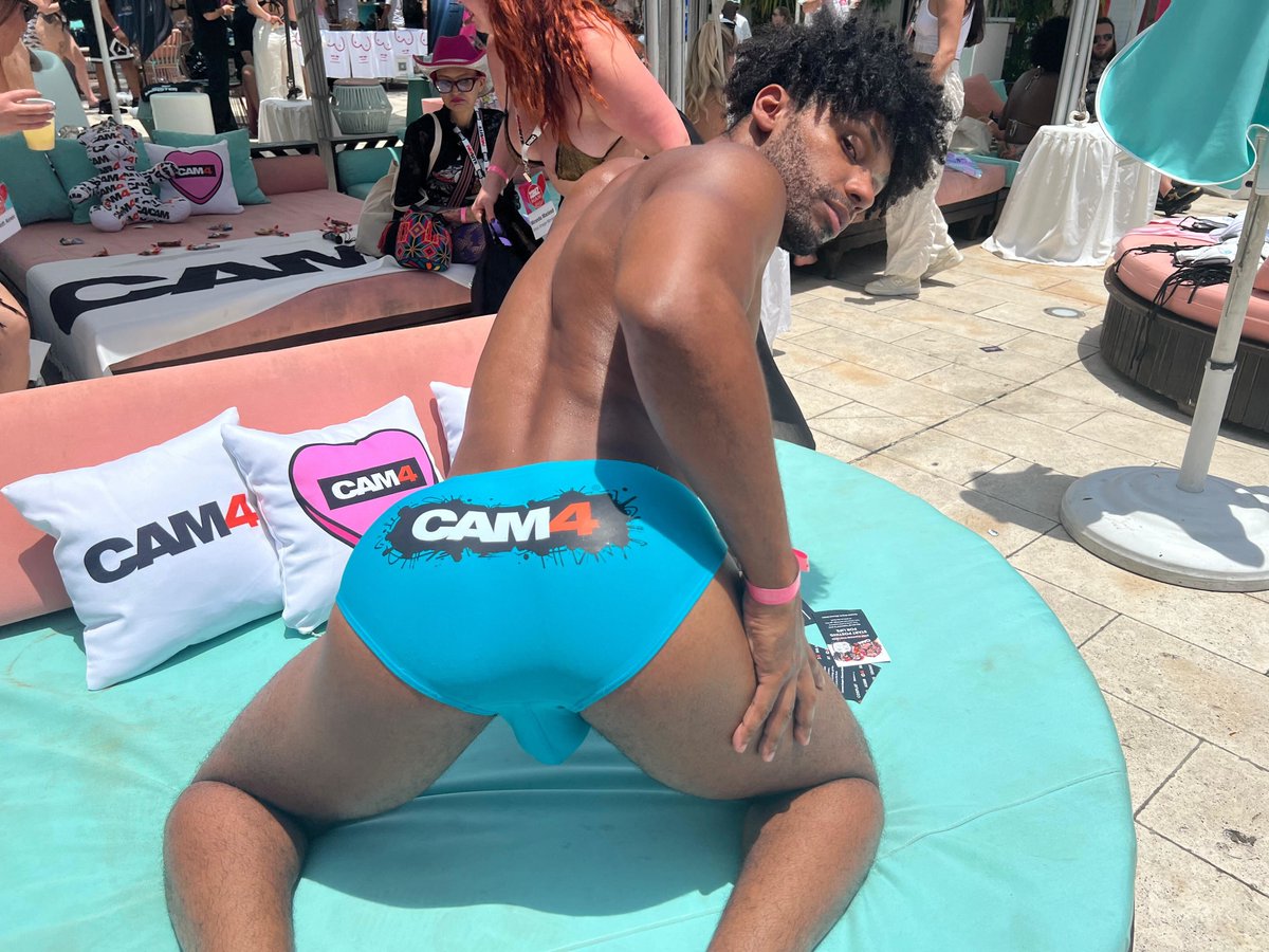 CAM4 tweet media