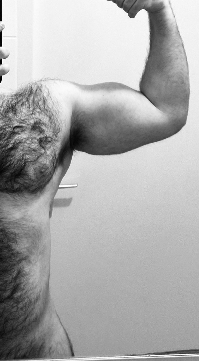 MYSTlCMERC's tweet photo. Everyone HATES me because I’m beautiful and muscular and charming . https://t.co/4XFI3qXaM7