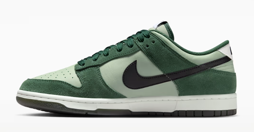 よろしくお願いします!!! Ad: On Sale For $104.97 Nike Dunk Low Retro SE Jade Horizon Fir