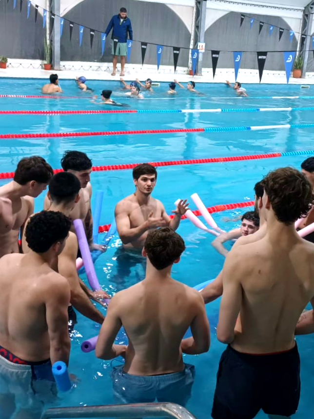 SportivoEscobar's tweet photo. 🏀🌊 𝑷𝒐𝒔𝒕 𝒆𝒏𝒕𝒓𝒆𝒏𝒂𝒎𝒊𝒆𝒏𝒕𝒐 𝒇𝒆𝒅𝒆𝒓𝒂𝒍 𝒆𝒏 𝒍𝒂 𝒑𝒊𝒍𝒆

El equipo @laligafederalok participó de una relajación guiada en parejas para mejorar la recuperación y descanso a cargo de nuestro PF @pollociutat

#SportivoEscobar101 | #Basquet #LaLigaFederal https://t.co/YYeIntbEK9