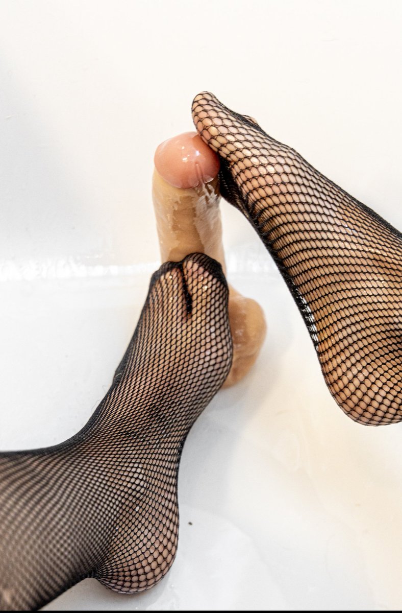 digitalvan20xx's tweet photo. Do I have nice feet? Tip if you think so or follow me for more on my Fanvue! Thanks, hunnies! ππππ
https://t.co/mSB2AfndbU
#fanvue #nsfw #adultcontent #creator #feet #paypigs #slipperyfeet https://t.co/jO1LkgEJtU