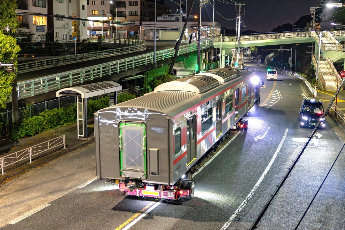 横横鉄道技研 tweet media