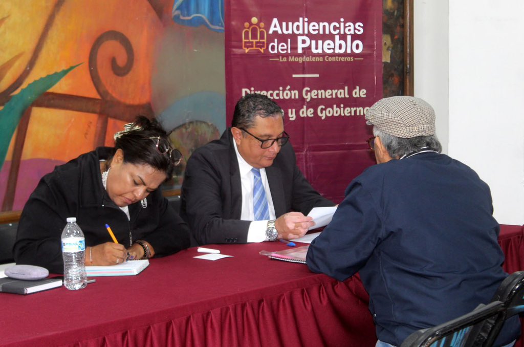 ALaMagdalenaC's tweet photo. Hoy llevamos a cabo las Audiencias del Pueblo, un espacio de diálogo directo donde vecinas y vecinos pudieron acercarse para expresar sus necesidades, propuestas e inquietudes de manera cercana y sin intermediarios. 🗣️ https://t.co/IiN3ARp9kU