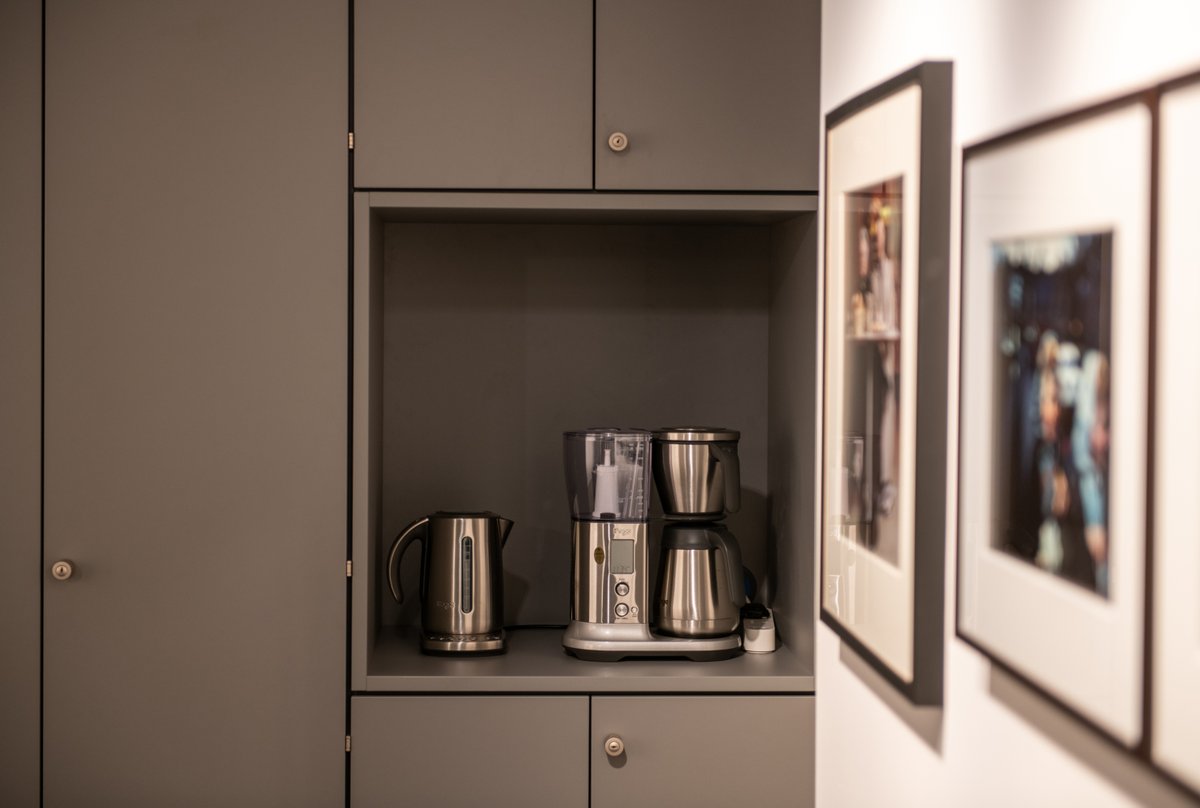 MPLInteriors's tweet photo. Expert joinery skills &amp; electrical precision were required at Leica’s #Mayfair store. The MPL team demonstrated superior product knowledge when creating this display nook for the Cine 1 Laser TV UST projector.

Take a look at the end result https://t.co/pWofSTEQdR https://t.co/QrhlHXIjBQ