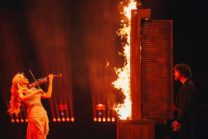 PlusOneTweeter's tweet photo. η μόνη λύση #eurovisiongr https://t.co/P84YVFeegG