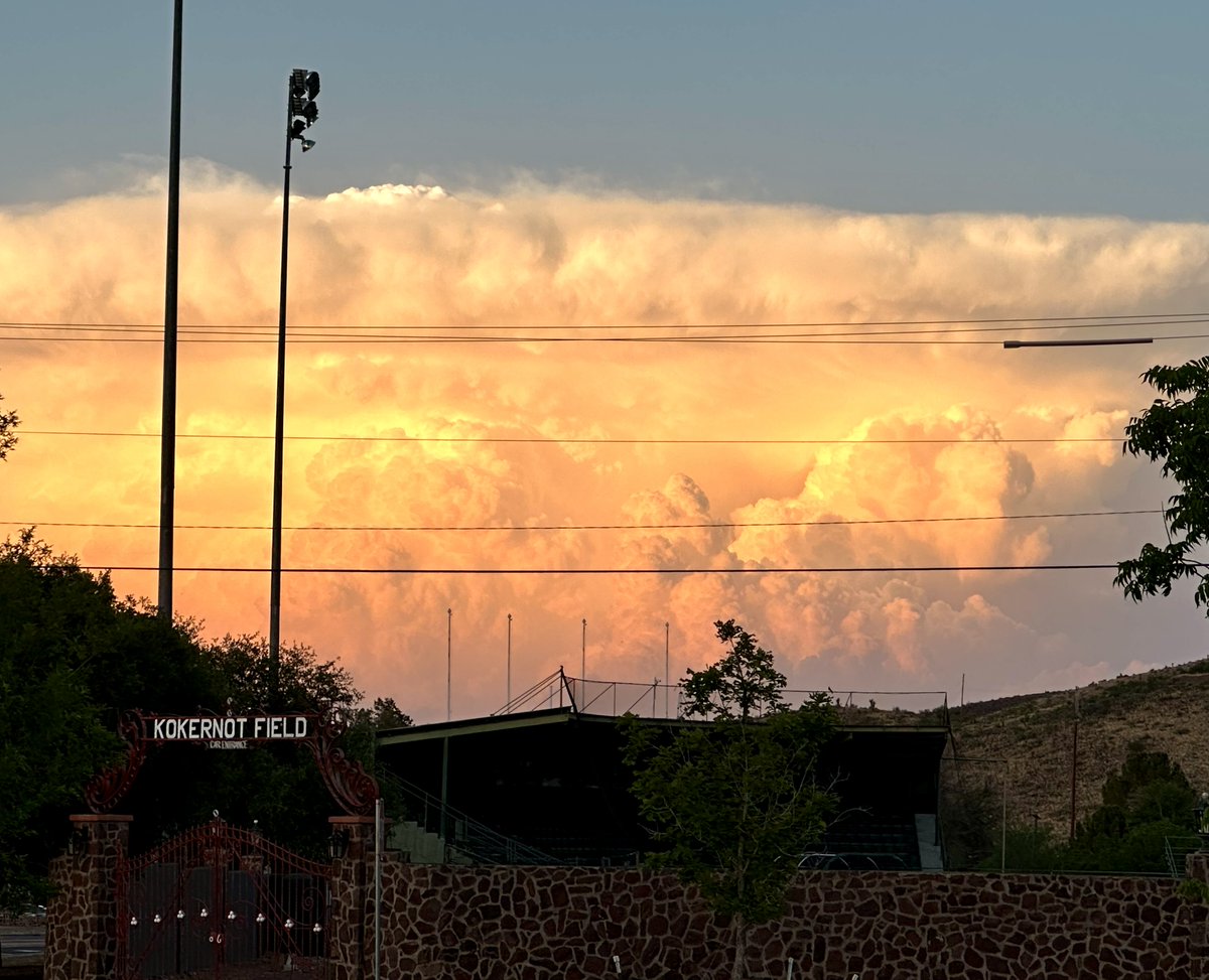 VisitAlpineTX's tweet photo. "Storming to the Star Party" by Laurie O’Neal from the #AlpineTXPhoto Contest #alpinetexas #texastodo

See more great Alpine photos: https://t.co/BapdSIILkC https://t.co/N8tyAuviv8