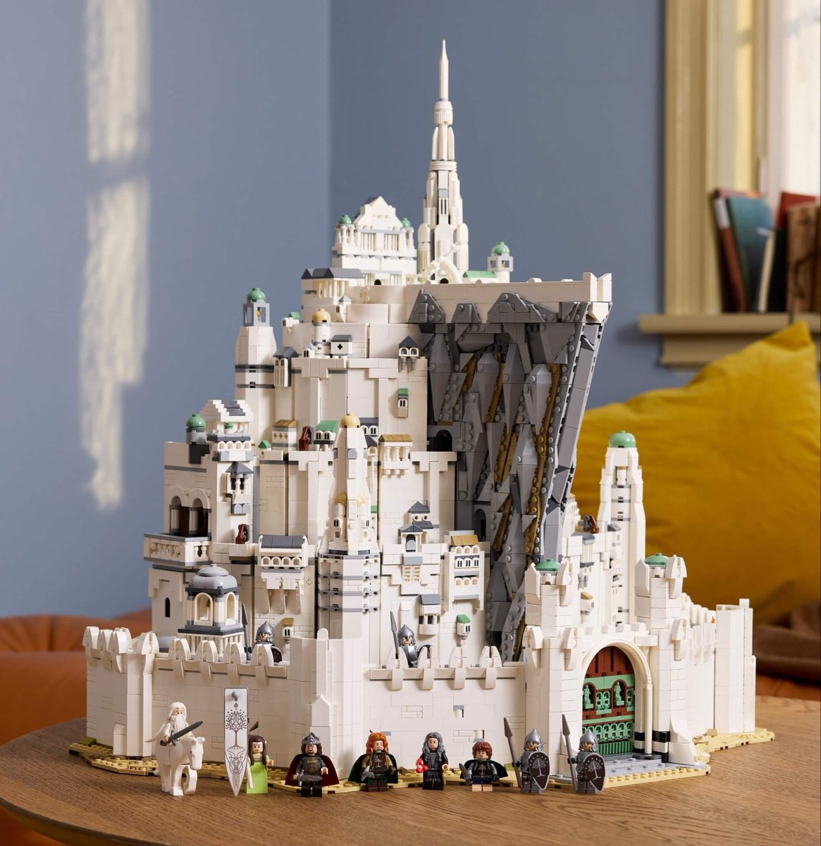 onedio's tweet photo. LEGO, Yüzüklerin Efendisi Minas Tirith şehir setini tanıttı.

📌 Öngörülen fiyat: 40 bin TL
📌 Parça sayısı: 8.278
📌 Yapım süresi: 30-40 saat https://t.co/utE3jVeRg8