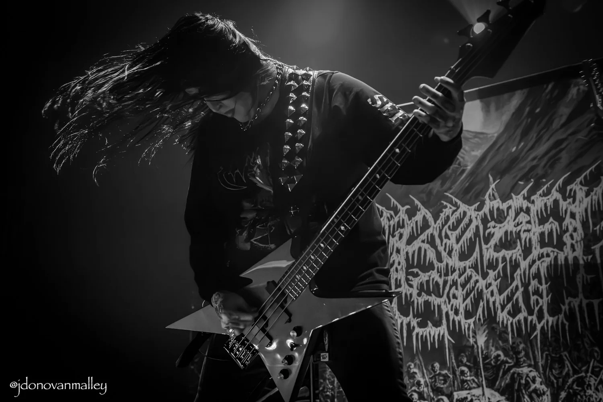ScarverShawcro1's tweet photo. Not only does Frozen Soul have a female bassist, but she also plays a B.C. Rich Ironbird.

Death Metal LARPers are here to stay apparently.

I tried listening to their new album, it sounded like a 3rd rate JL America band.

Have your older brother explain that to you, poser. https://t.co/zgffzlmK1M