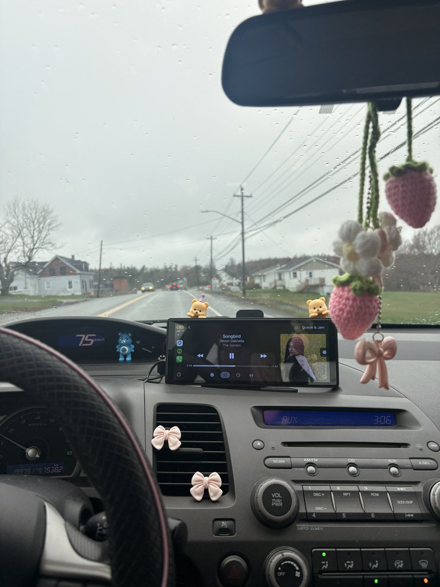 tehemadytehe's tweet photo. Devon + rainy days ☕️🖋️📜 https://t.co/Nxu5myVWX1