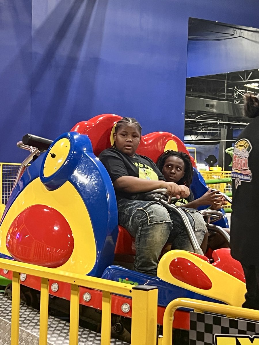 AndrewElem's tweet photo. These Eagles got to participate in the end of the year Leap Up For Literacy Field Trip!#TeamAJX🦅 https://t.co/TuXZoZMzWc