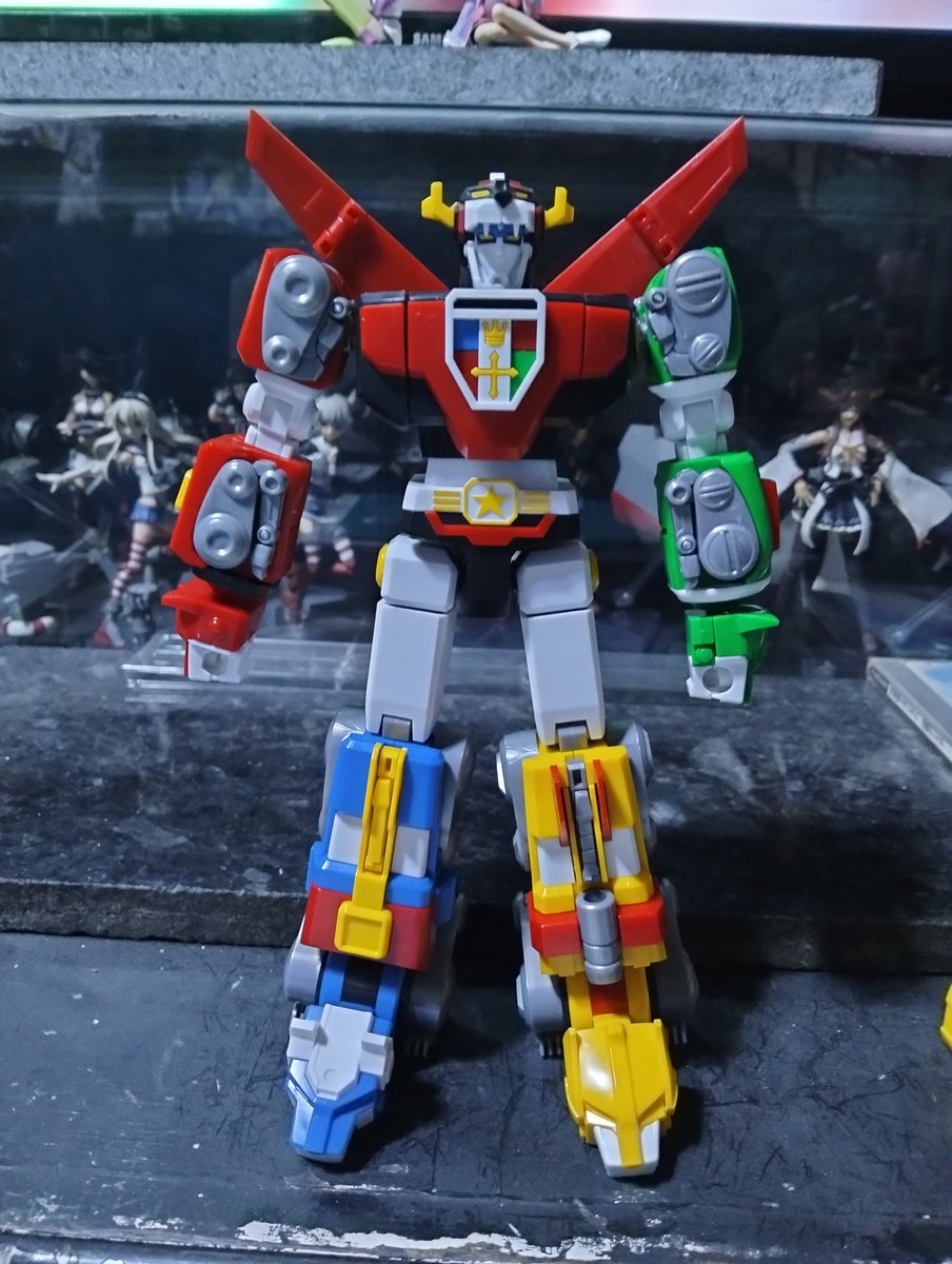 Erickdriven1's tweet photo. Voltron el defensor de la galaxia. 😁 Golion https://t.co/qxLshKLTzC