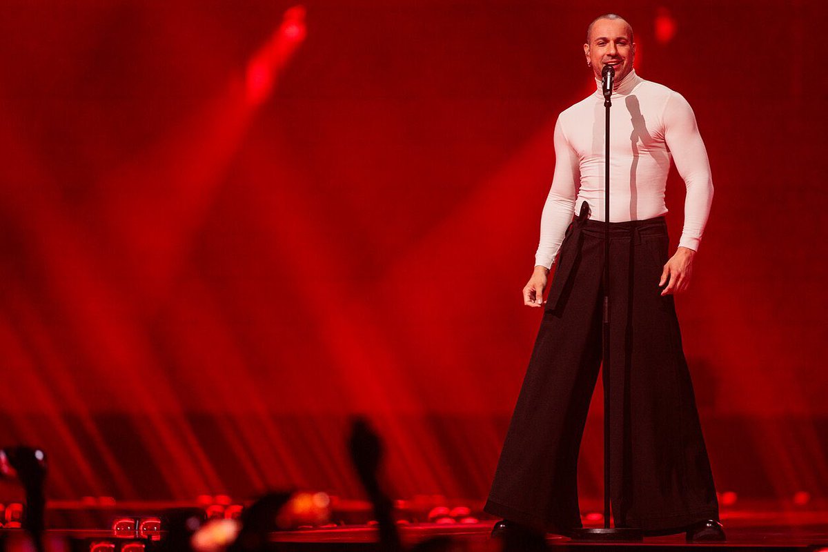 vkrschn's tweet photo. от Литвы я люблю только одного лысого
 #eurovision https://t.co/YP0zirK1Eo