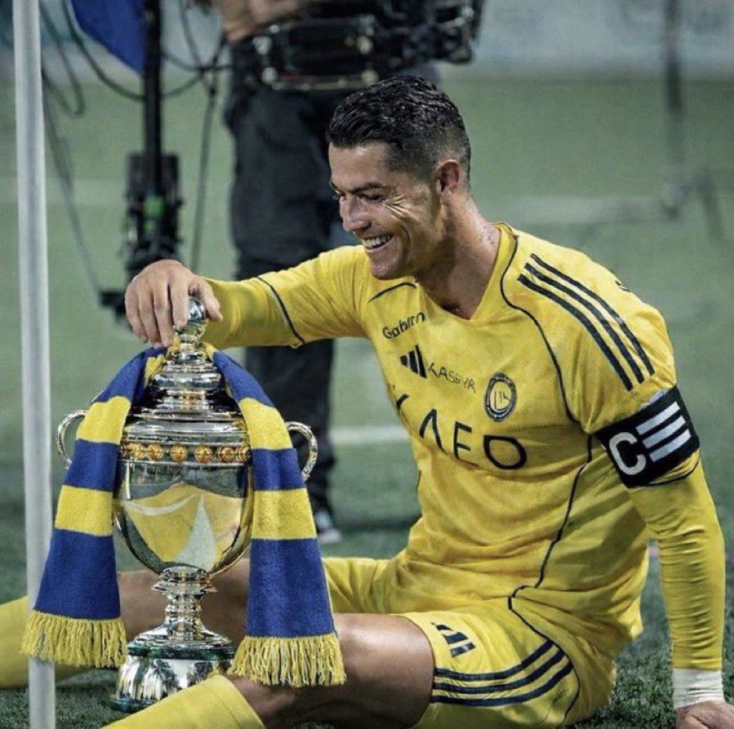 SamiVVD's tweet photo. محد راح يسرق فرحتكم باذن الله كلها 90 دقيقة وتكون بطل الدوري بين أرضك وجمهورك يا نصر واثق ثقة تامة الدوري دورينا والهلال مهو كفو ياخذه علينا 

لعلها خيرة 💛💙 
90 دقيقة ونفوز على الحظ والخصم والسيناريوهات https://t.co/vWvZptP8ub