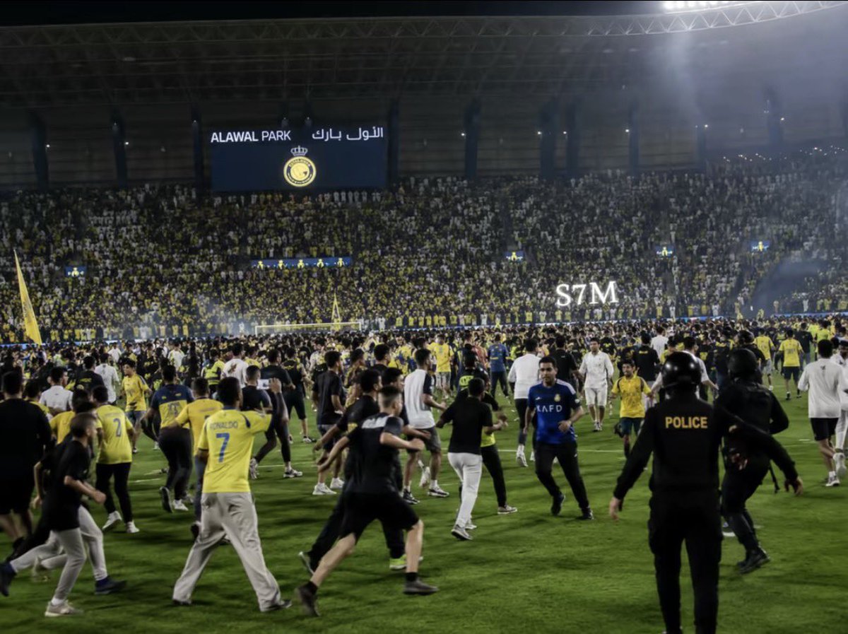 SamiVVD's tweet photo. محد راح يسرق فرحتكم باذن الله كلها 90 دقيقة وتكون بطل الدوري بين أرضك وجمهورك يا نصر واثق ثقة تامة الدوري دورينا والهلال مهو كفو ياخذه علينا 

لعلها خيرة 💛💙 
90 دقيقة ونفوز على الحظ والخصم والسيناريوهات https://t.co/vWvZptP8ub