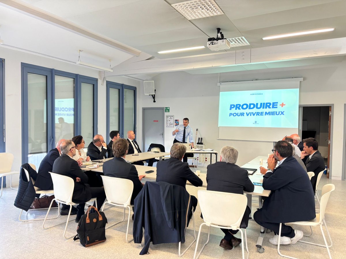 CgennaroSaint's tweet photo. Merci à @CdricNOUVELOT, sec. national à l’industrie aux côtés de @BrunoRetailleau pr sa présence en Haute-Garonne.

Echanges avec des industriels : enjeux de réindustrialisation, de compétitivité, d’innovation…

Oui, la droite défend le travail, l’industrie et l’ancrage local. https://t.co/1osAhw99Ur