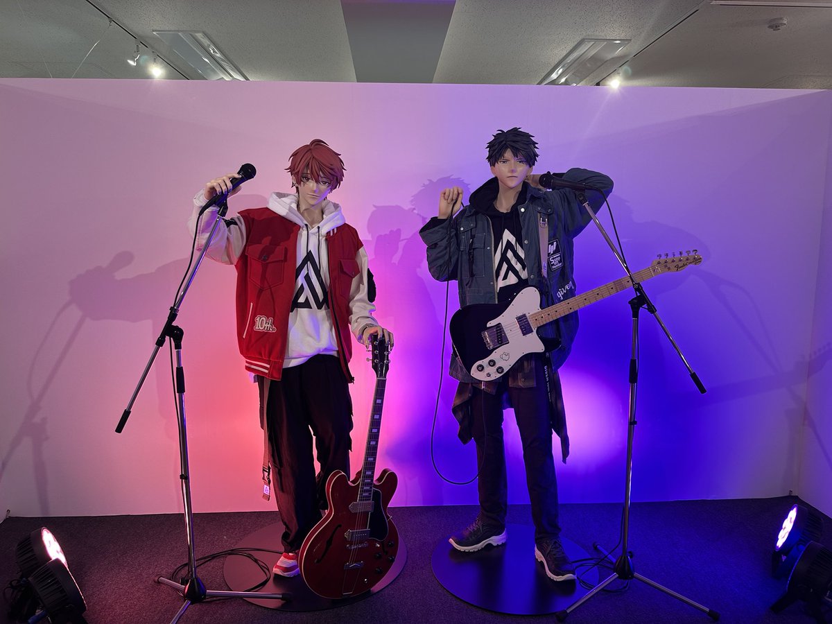 __BiBi208's tweet photo. まだギヴンに出逢って1ヶ月もたってないんですが最終日に駆け込んできた🎸⭐️🩷
アニメ見たその日に止まることなく漫画全巻電子で読んでそのまま本屋に紙を買いに行きました👈🏻
アニメ電子紙、これを一日で完遂させてしまったのはギヴンが初めて🥲♡ww自分でもハマり具合にびっくりしたし↓ https://t.co/h65EOvQbEA