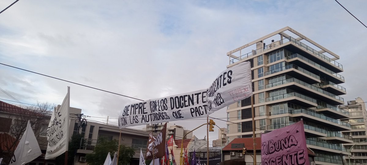 Tecito es mejor que esta runfla (antes MBBGDN) tweet media