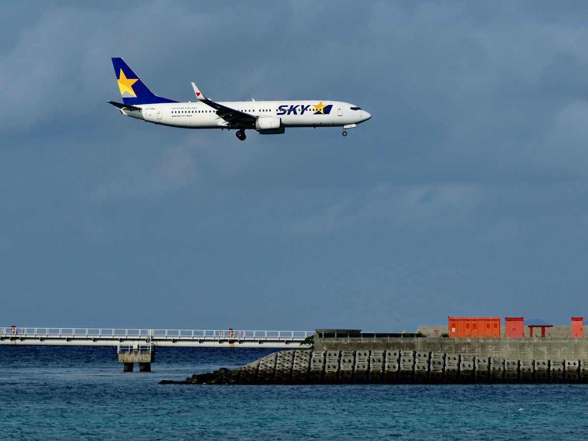 🛬 JA73NL B737-800 #SKY #スカイマーク #沖縄 #瀬長島