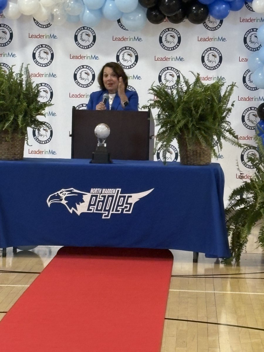 WarrenCoSchools's tweet photo. 🏆  Legacy School status has been awarded to @nweseagles  by @franklincovey Education! Legacy status is awarded to schools that serve as global examples of excellence in leadership, culture, and student empowerment. We are incredibly proud of the students, staff, and families. 🎉 https://t.co/aEdSB6y1of