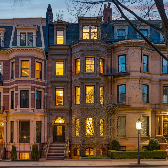 HouseTrackers's tweet photo. THIS IS NOW ONE OF THE MOST EXPESIVE HOMES ON THE MARKET IN MASSACHUSETTS

This 19th century 11,000 square foot townhouse in Boston’s Back Bay neighborhood has been listed for $38 Million - WSJ https://t.co/RiYHPGh5In