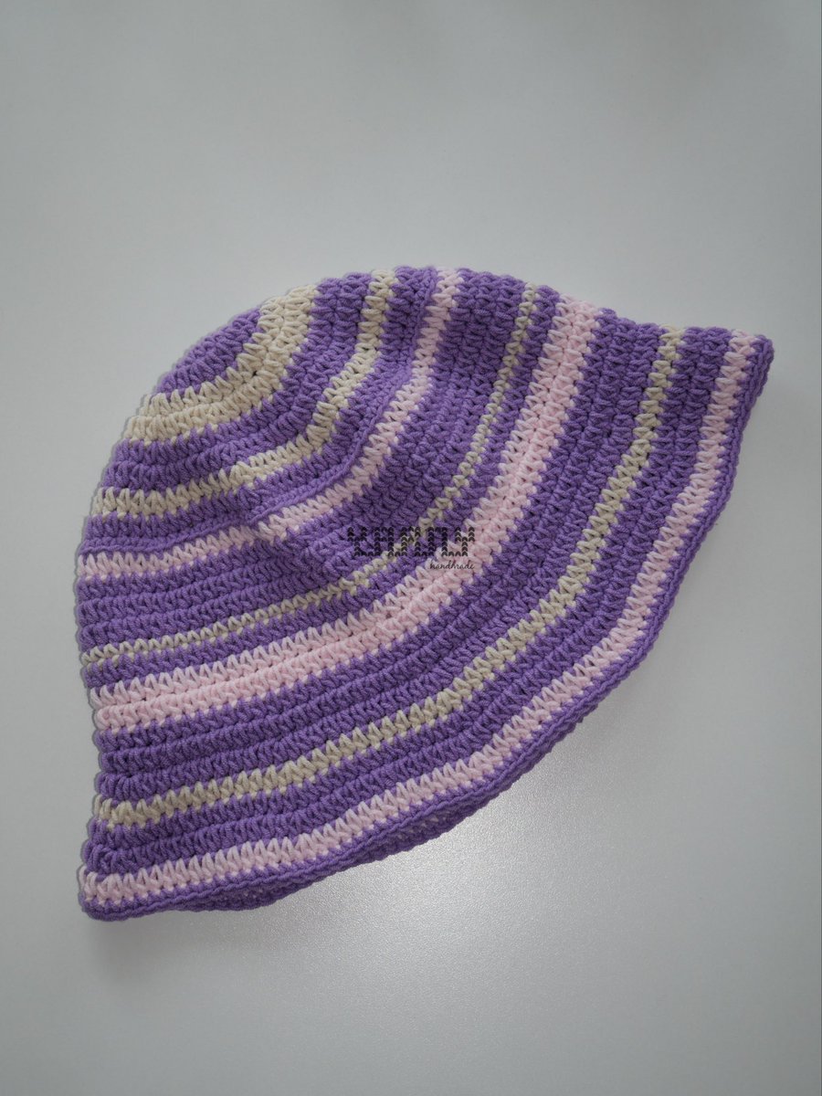 YarnyHandmade's tweet photo. The Prague hat 💜🧶

Made this hat on my trip so I named it after the beautiful city of Prague ✈️🇨🇿🧶 https://t.co/oXo8g2uZxN