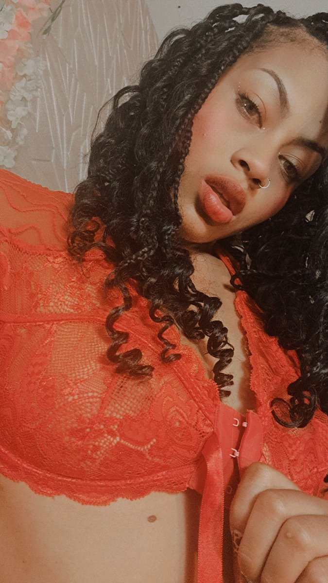 Rebecablackx's tweet photo. Let's get naughty in my room right now https://t.co/e78u7O0mku @CamsodaLife https://t.co/u2Wzzxe1g2