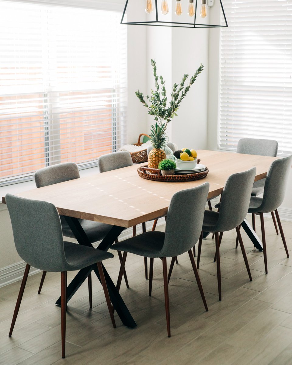 rubiomonocoatUS's tweet photo. Strong lines, soft presence. 😍 

Craftsmen Tables made this gorgeous tabletop from white oak and finished it using Oil Plus 2C "White 5%"! This color kept it looking natural but still allows for some of the wood's warmth to shine.

MORE: https://t.co/wOKyPrqSEg

#rubiomonocoat https://t.co/OXud7kQmBE