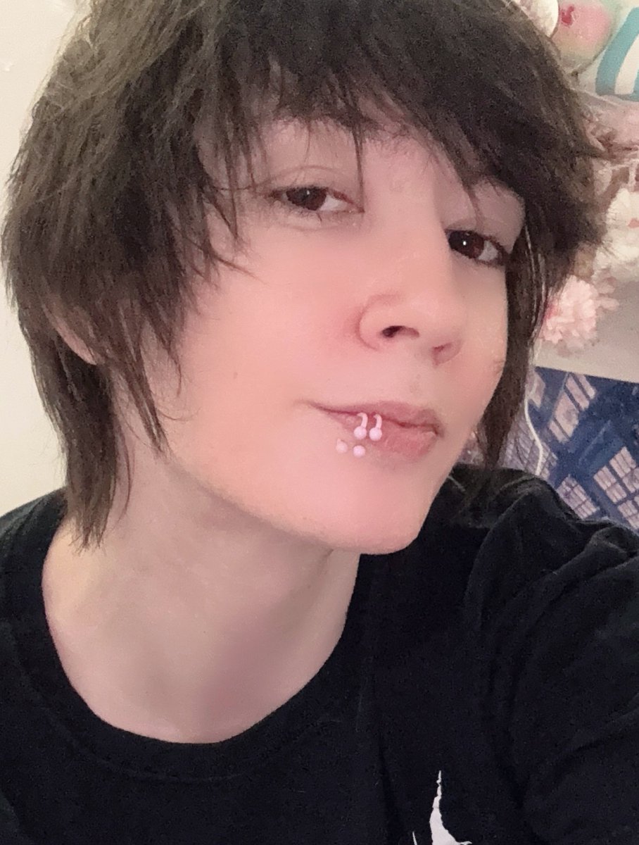 BrandonAzariaL's tweet photo. C'est mon coup de cœur sur X Twitter 💖 Un magnifique petit chat avec des yeux sublime, un regard de braise, un style endiablé, et une belle âme. Un vrai coup de 🤍 pour moi je le trouve sublime, je suis fan ! Suivez ==> @cazionfhey_ @CazionFhey
Tu es trop kawaii petit chat 💝❤️‍🔥 https://t.co/xJ4N1yaLSi