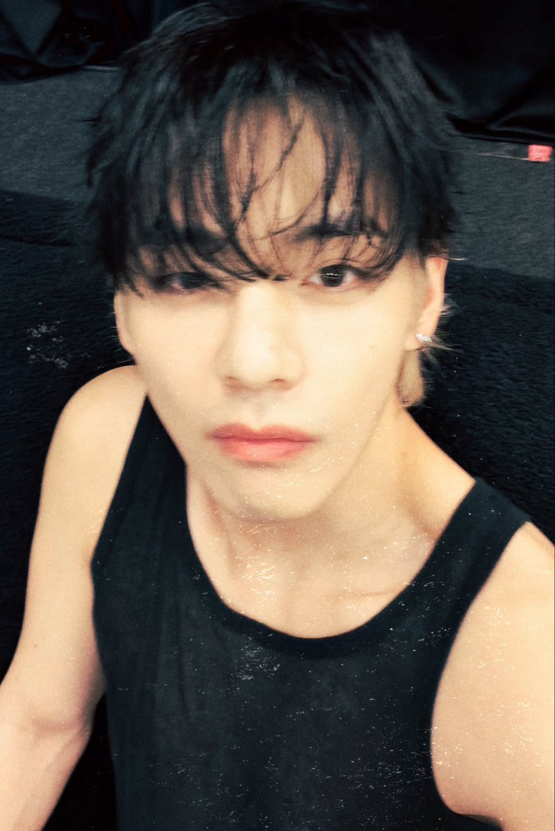 뷔 tweet media