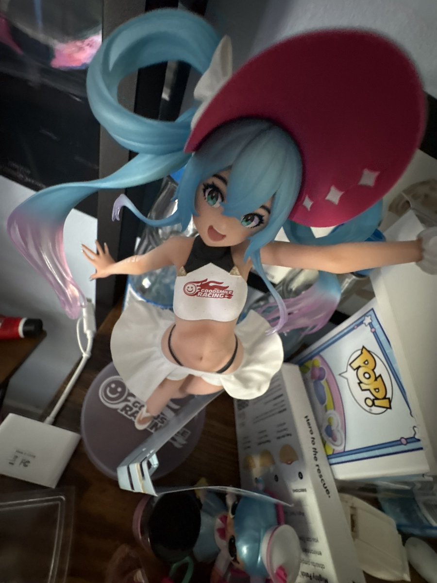 Kiki - tweet media