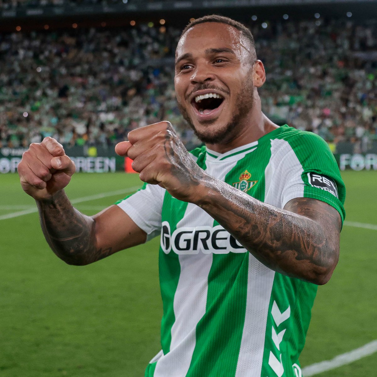 LaLiga's tweet photo. 💚✅🇪🇺 ¡MISIÓN CUMPLIDA, @RealBetis!

#RealBetisElche | #LALIGAEASPORTS | #DesenlaceLALIGA https://t.co/7l2w2zXGuZ