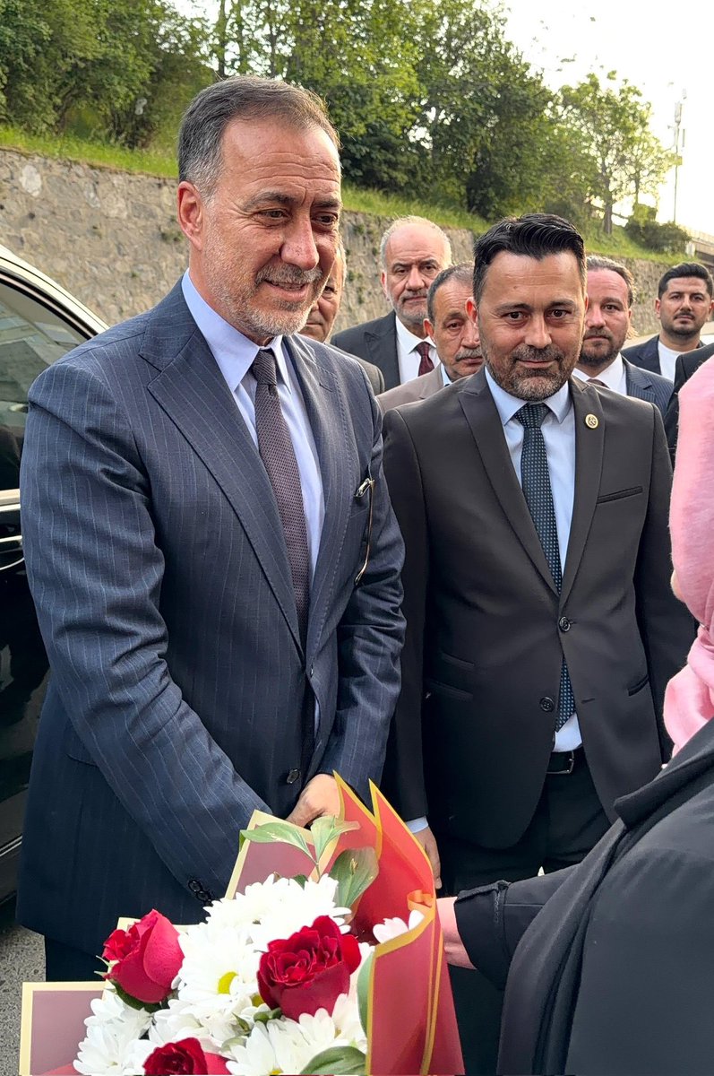 CamurMehmet123's tweet photo. 📍Silivri 📍Çatalca 📍Kağıthane 📍Şişli 📍Beşiktaş

Hareket ✔️
Samimiyet ✔️
Kucaklaşma ✔️

Teşkilatlarımızdan;
İlçe ilçe, dalga dalga tüm İstanbul'a yayılıyor.

#İstanbullaBuluşuyoruz
#İstanbullularlaKucaklaşıyoruz https://t.co/KWpIXmgznC
