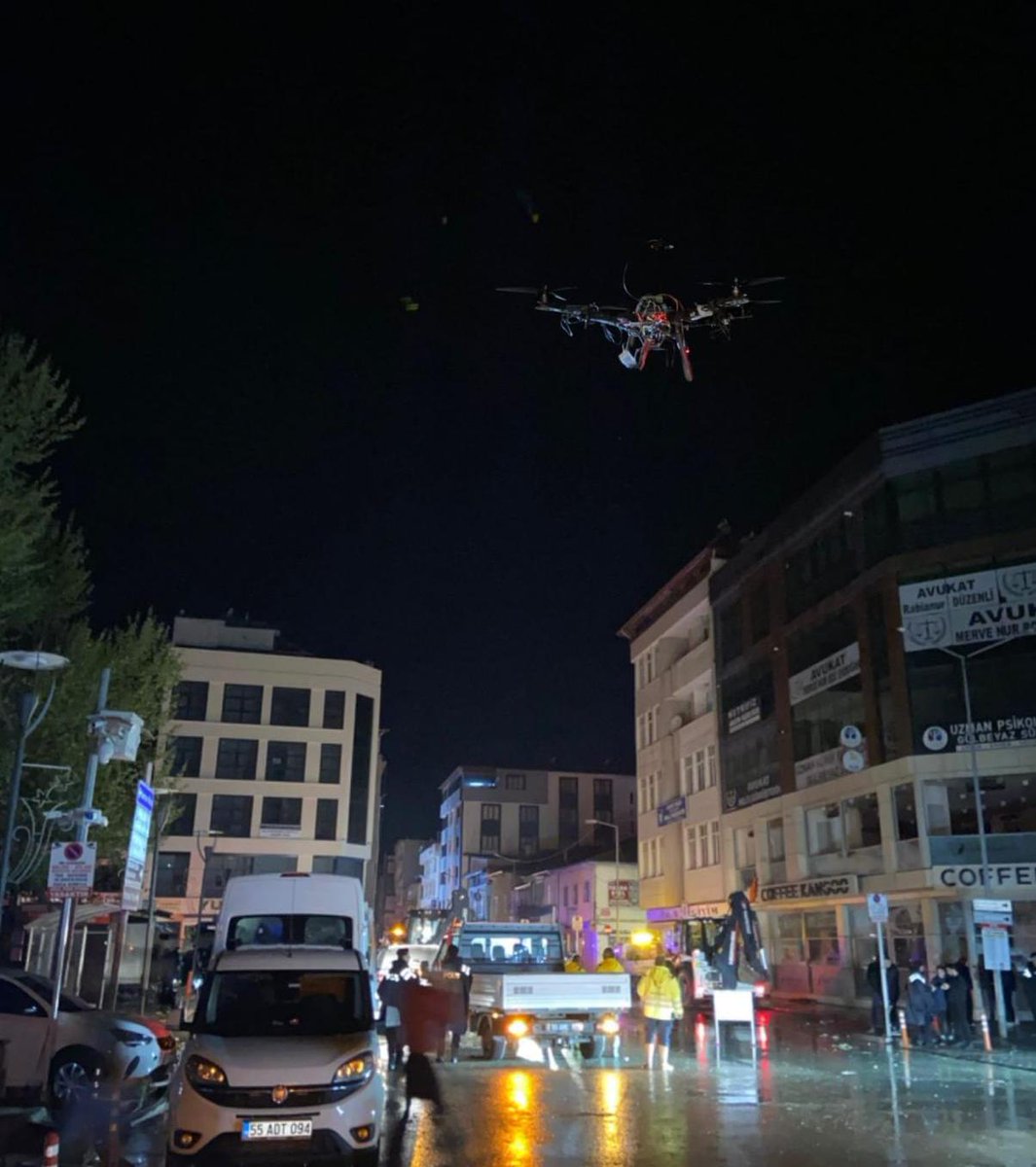 ulkucuhareketr's tweet photo. Ülkü Ocakları Samsun İl Başkanlığı bünyesinde faaliyet gösteren Ata Teknoloji Kulübü tarafından geliştirilen Türk Pençe Maide-32 İnsansız Hava Aracı, Havza'da meydana gelen sel felaketinin yaralarını sarmak için destek çalışmalarında görev alıyor. https://t.co/E7NAcTaUmA