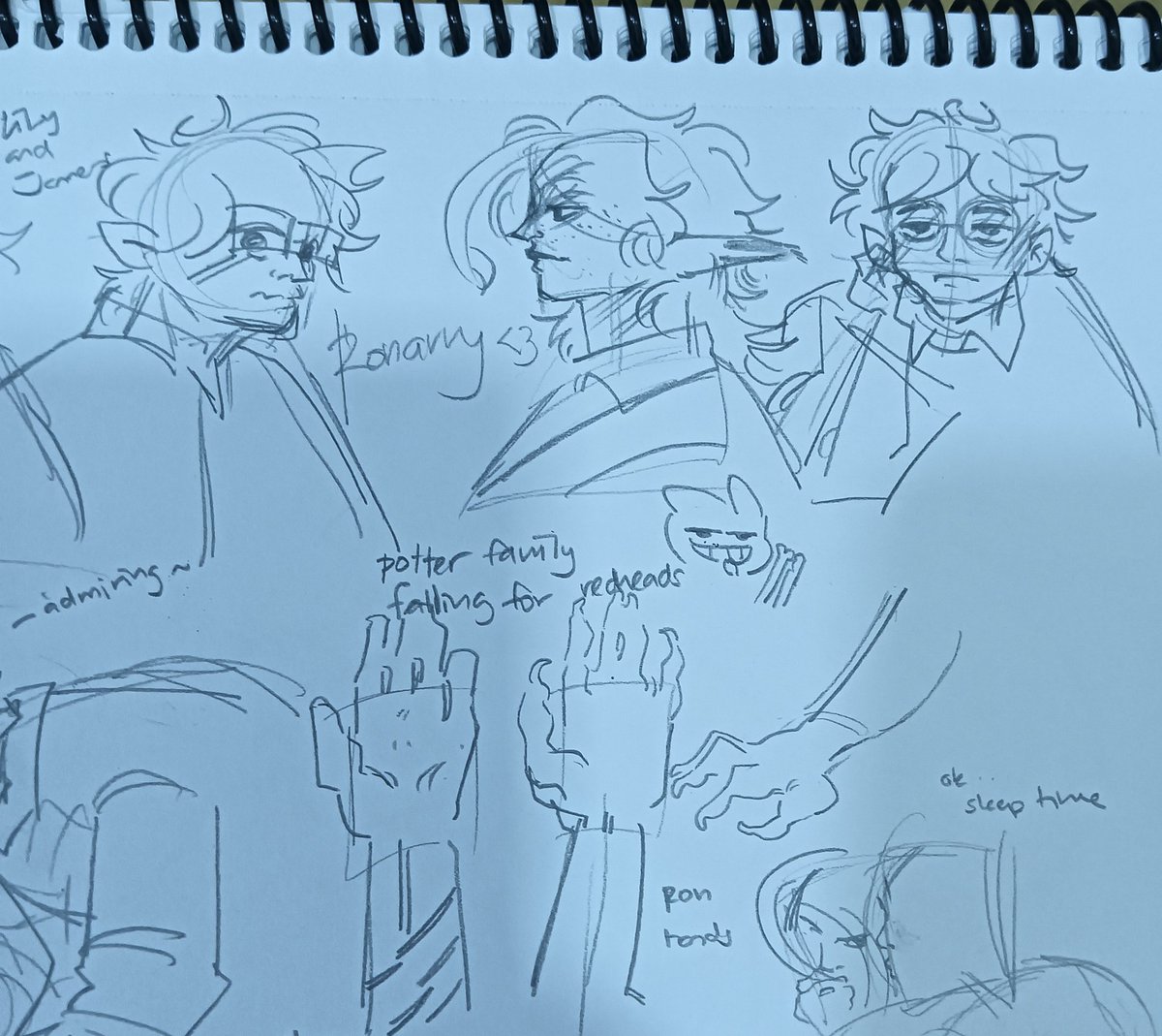 yal11sha's tweet photo. heheh ronarry 
The third full picture is on my alt 😛

#ronarry #harrypotter #ronweasley https://t.co/K3qif7Lk2A