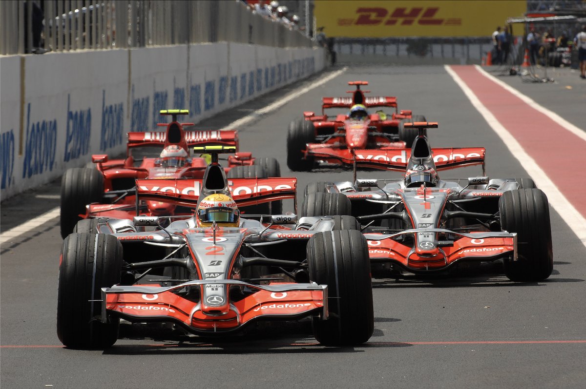 F1 sem moderação tweet media
