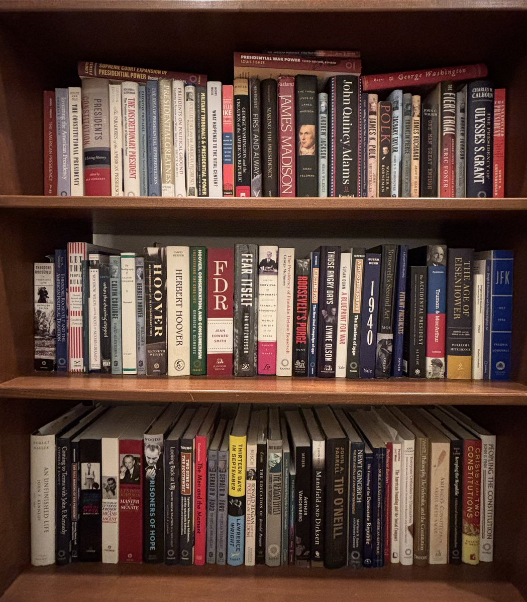 TWilliamsAuthor's tweet photo. #Randombookshelfie
Presidency Edition. https://t.co/sMjiChmMWE